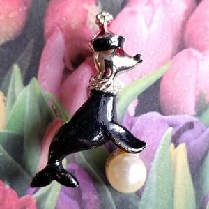 Vintage seal pin with faux pearl figural sea lion brooch black gold